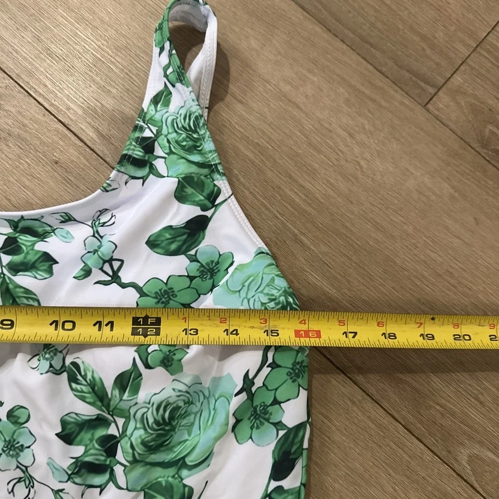 Floral Women's One Piece Swimsuit With Wrap Skirt‎ Green White XXL Tropical NWOT